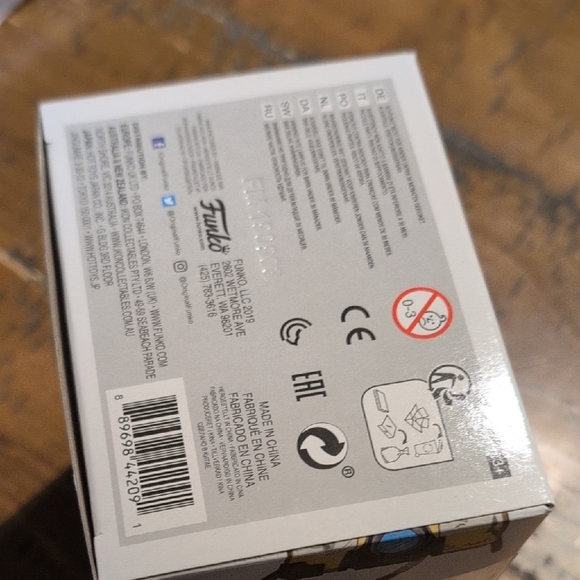 Funko Pop! Games Claptrap (Distressed) Action Figure - Yellow and Black - Picture 6 of 6